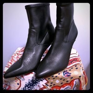 Stylish ankle bootie NW